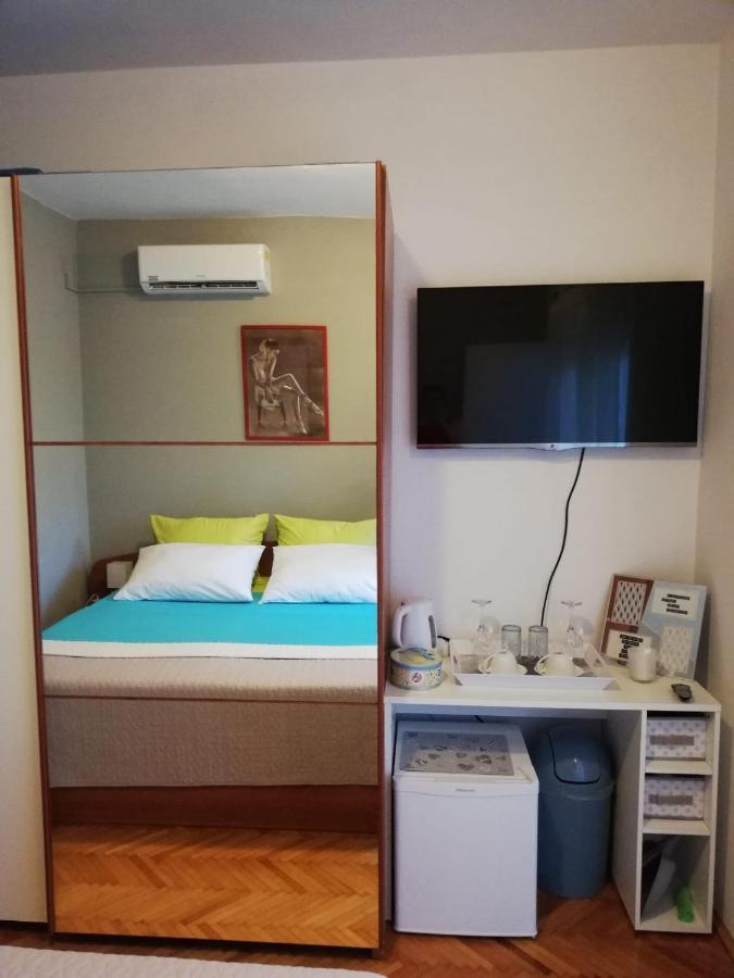 Bonbon Room And Apartment Zara Esterno foto