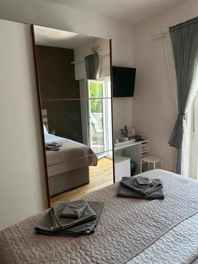 Bonbon Room And Apartment Zara Esterno foto
